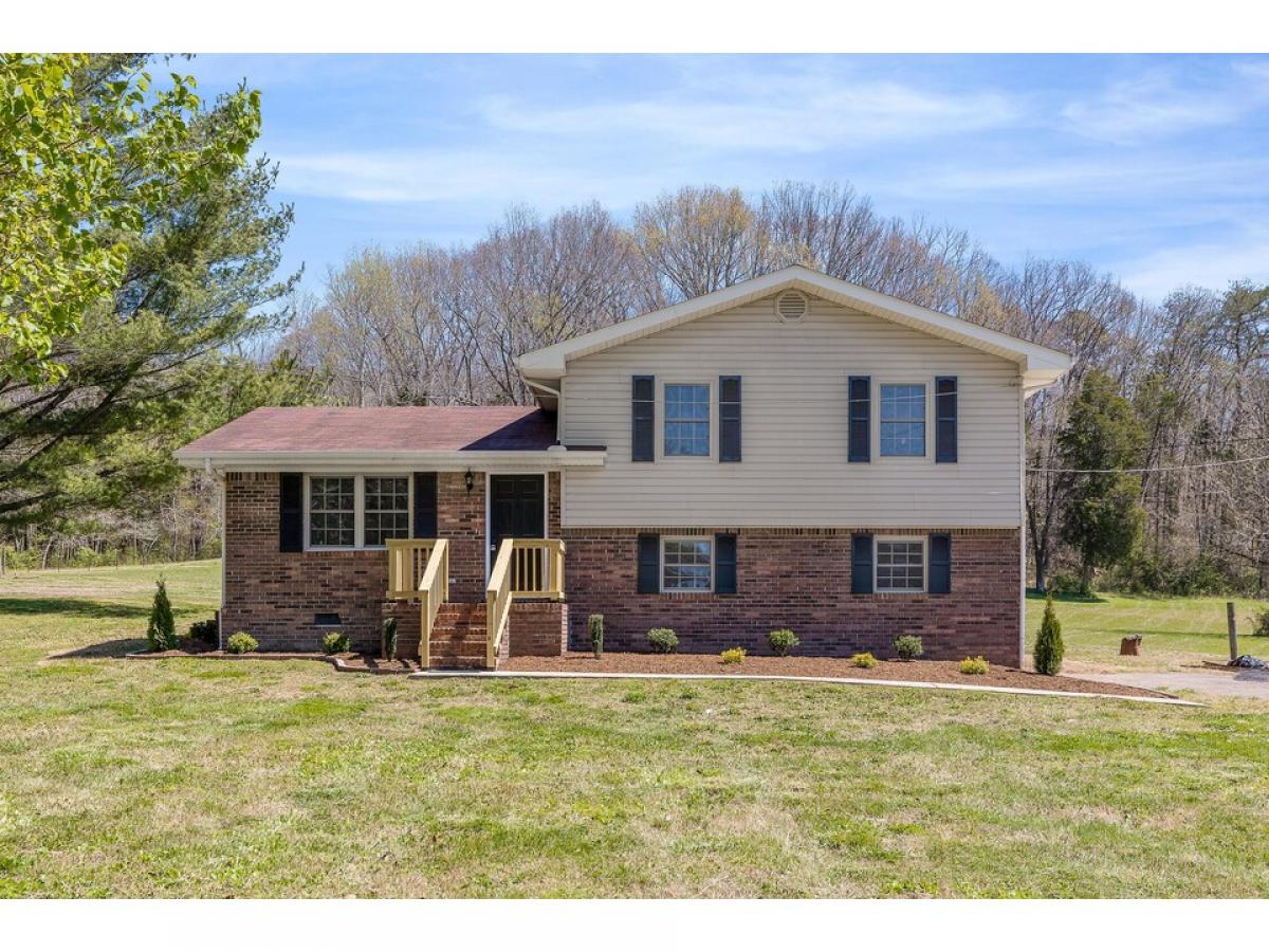 Picture of Home For Sale in Whitwell, Tennessee, United States