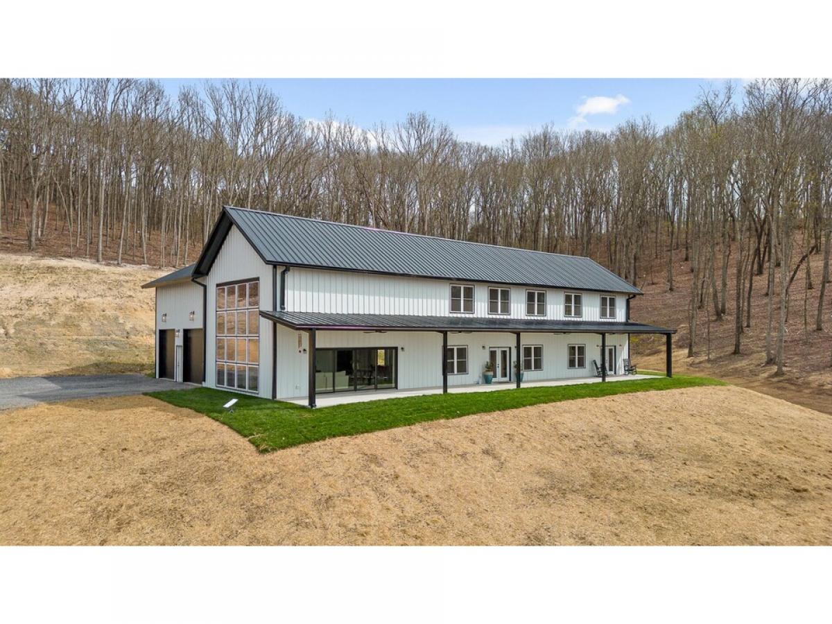 Picture of Home For Sale in Harrison, Tennessee, United States
