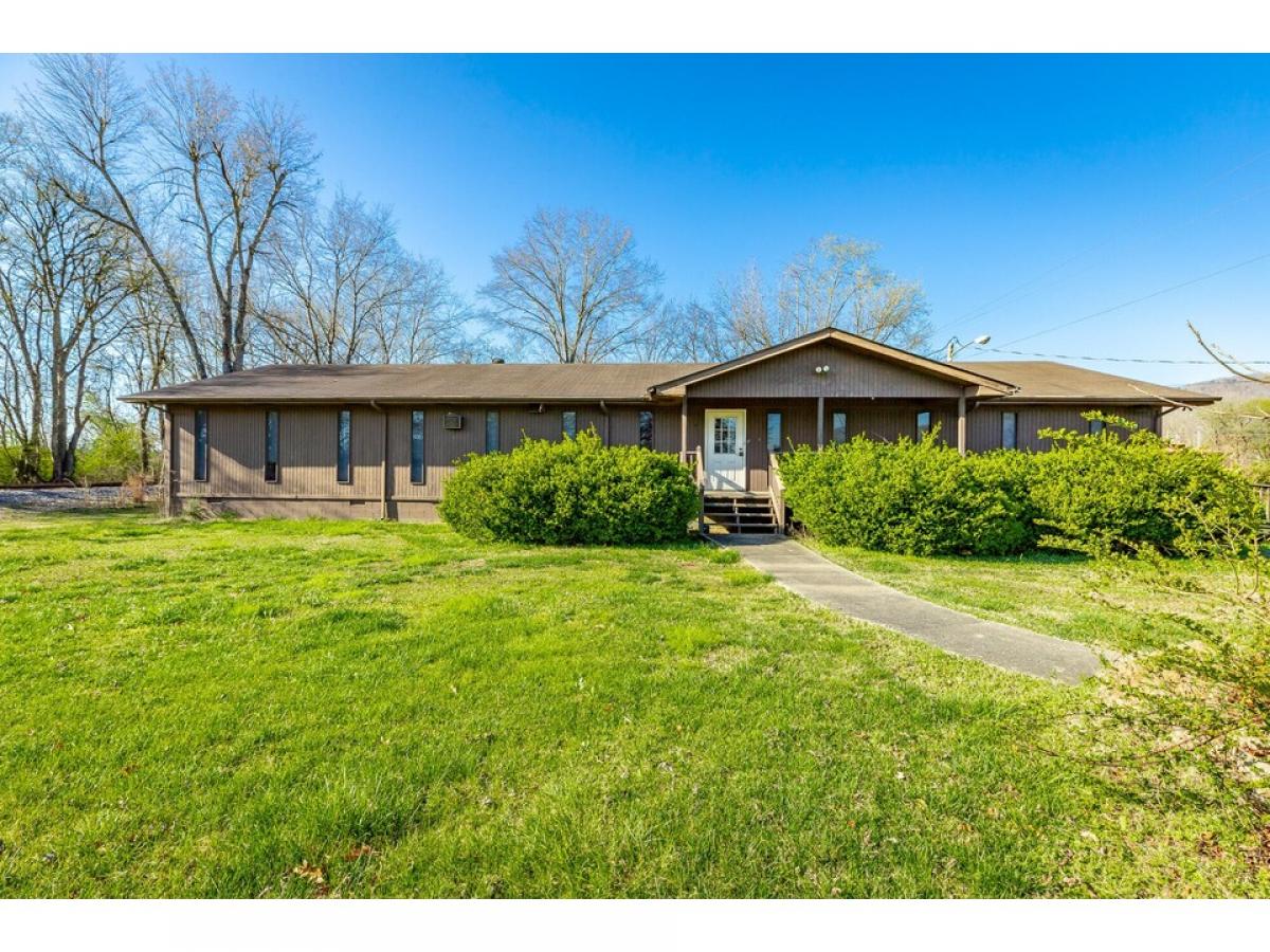 Picture of Home For Sale in South Pittsburg, Tennessee, United States