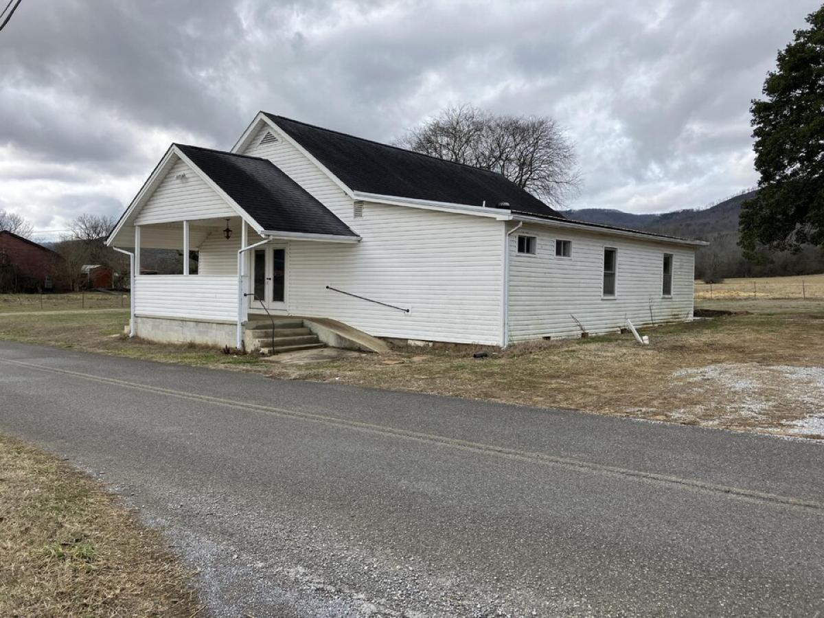 Picture of Home For Sale in Pikeville, Tennessee, United States