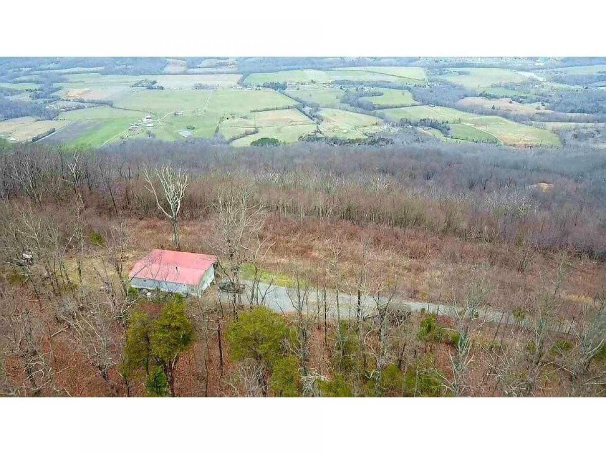 Picture of Home For Sale in Signal Mountain, Tennessee, United States