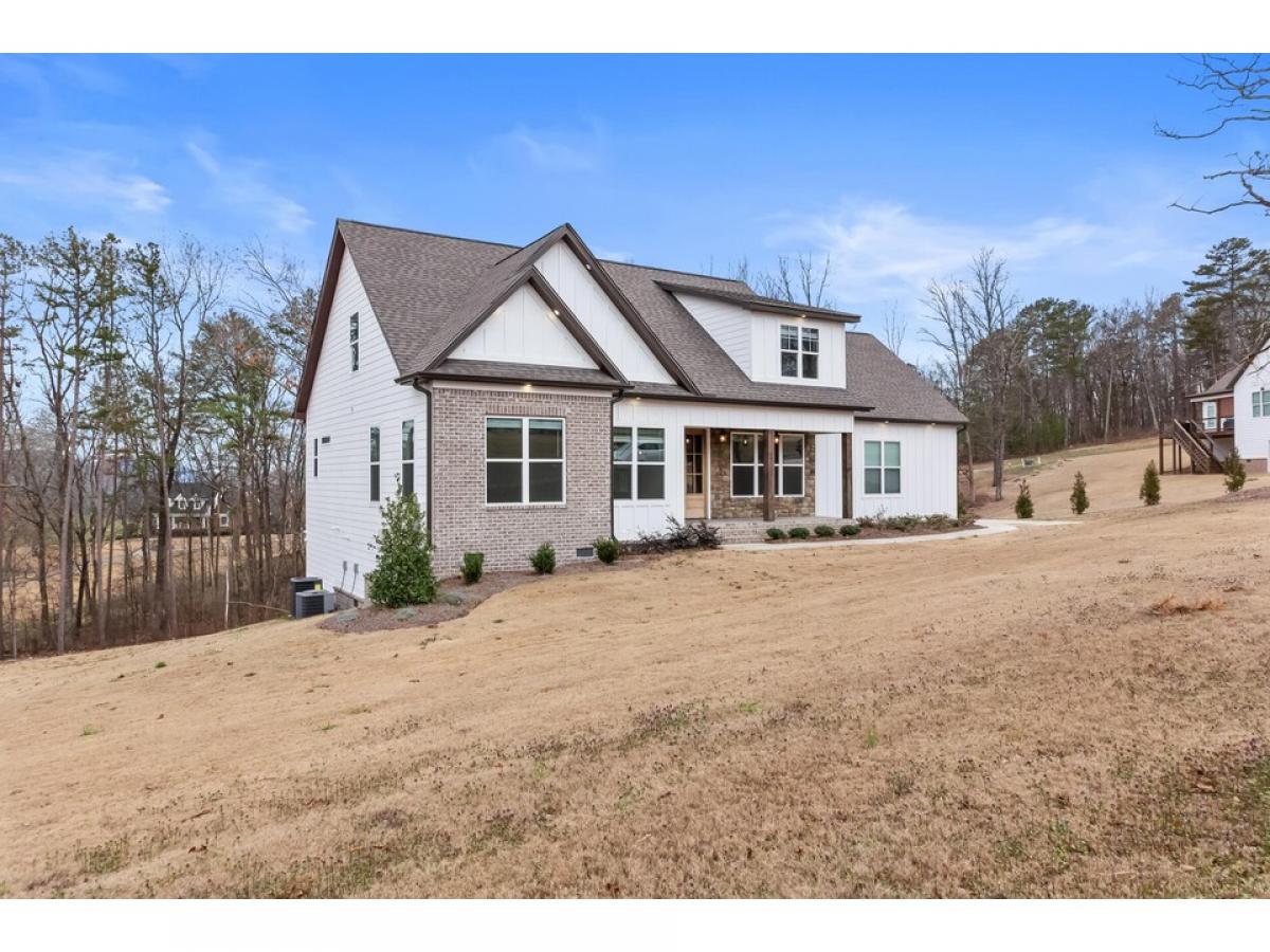 Picture of Home For Sale in Tunnel Hill, Georgia, United States
