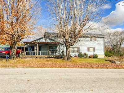 Home For Sale in Palmer, Tennessee