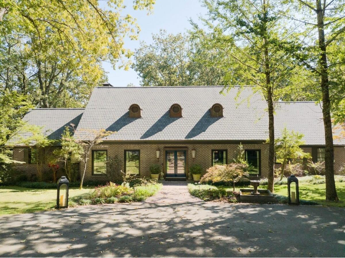 Picture of Home For Sale in Lookout Mountain, Georgia, United States