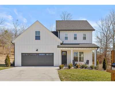 Home For Sale in Harrison, Tennessee