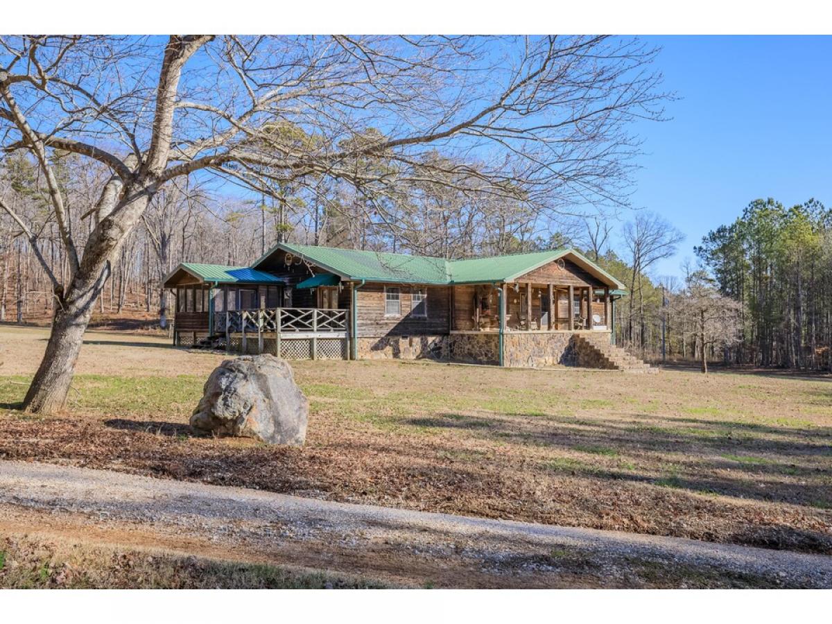 Picture of Home For Sale in Summerville, Georgia, United States
