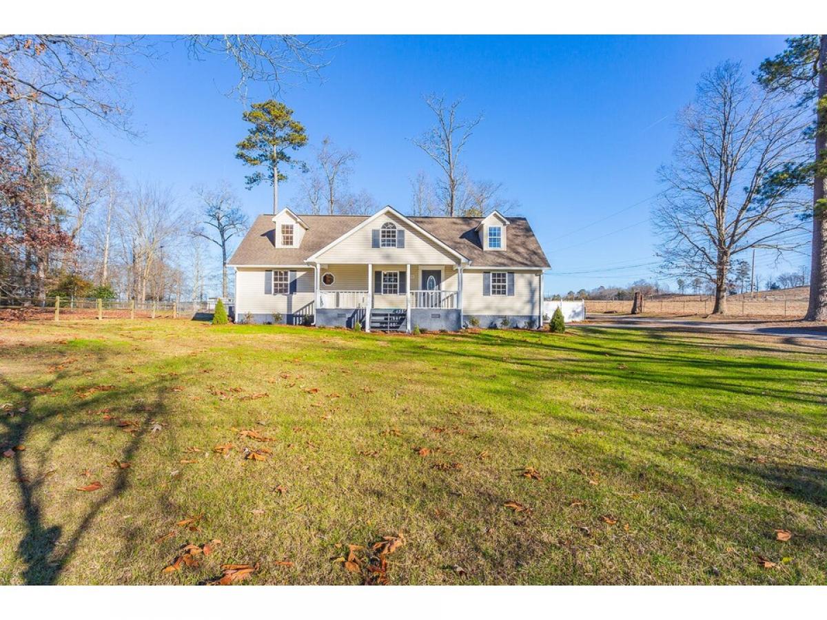 Picture of Home For Sale in Dalton, Georgia, United States