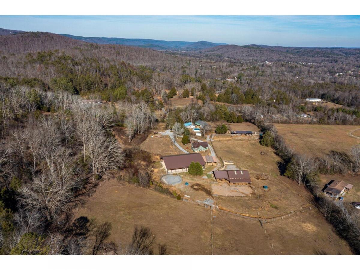 Picture of Home For Sale in Sale Creek, Tennessee, United States