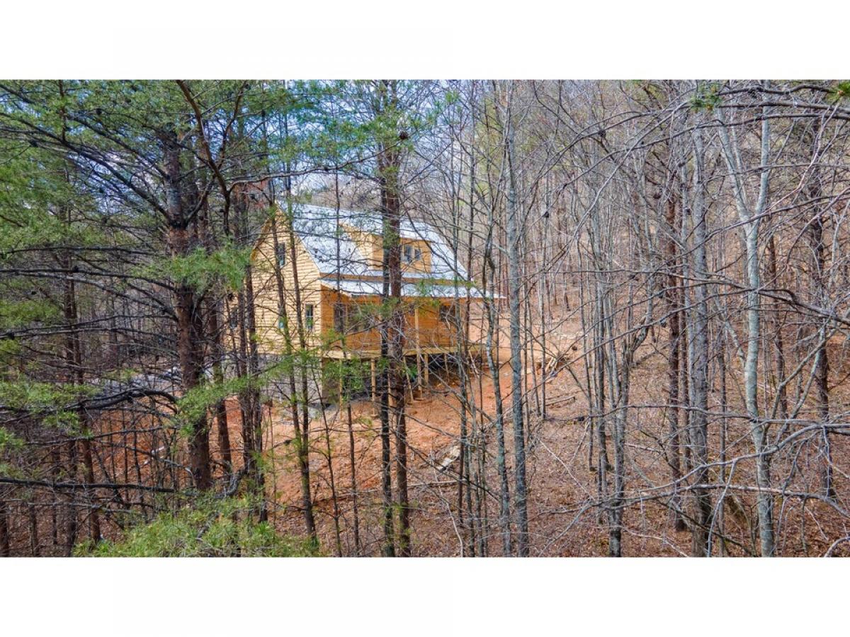 Picture of Home For Sale in Chickamauga, Georgia, United States