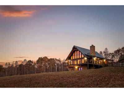 Home For Sale in Sewanee, Tennessee