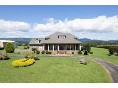 Home For Sale in Dunlap, Tennessee
