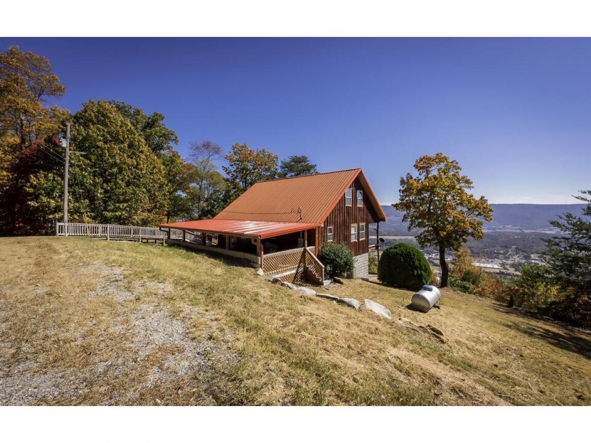 Picture of Home For Sale in Dunlap, Tennessee, United States