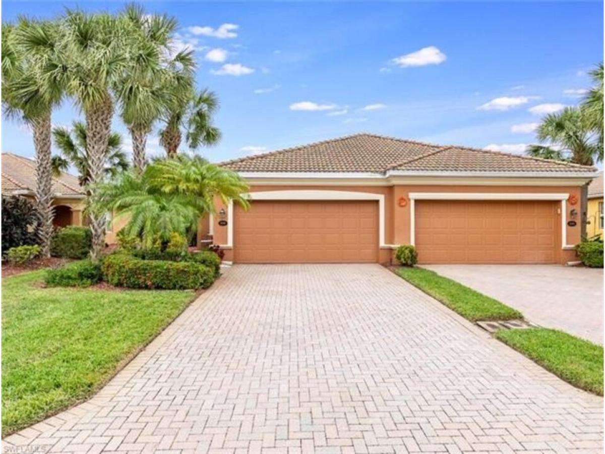 Picture of Home For Sale in Estero, Florida, United States