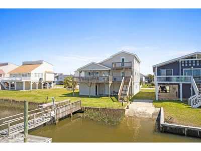Home For Sale in Ocean Isle Beach, North Carolina