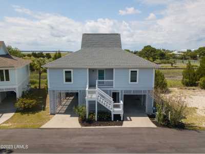 Home For Sale in Harbor Island, South Carolina