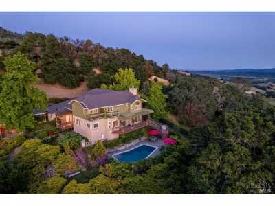 Home For Sale in Cloverdale, California