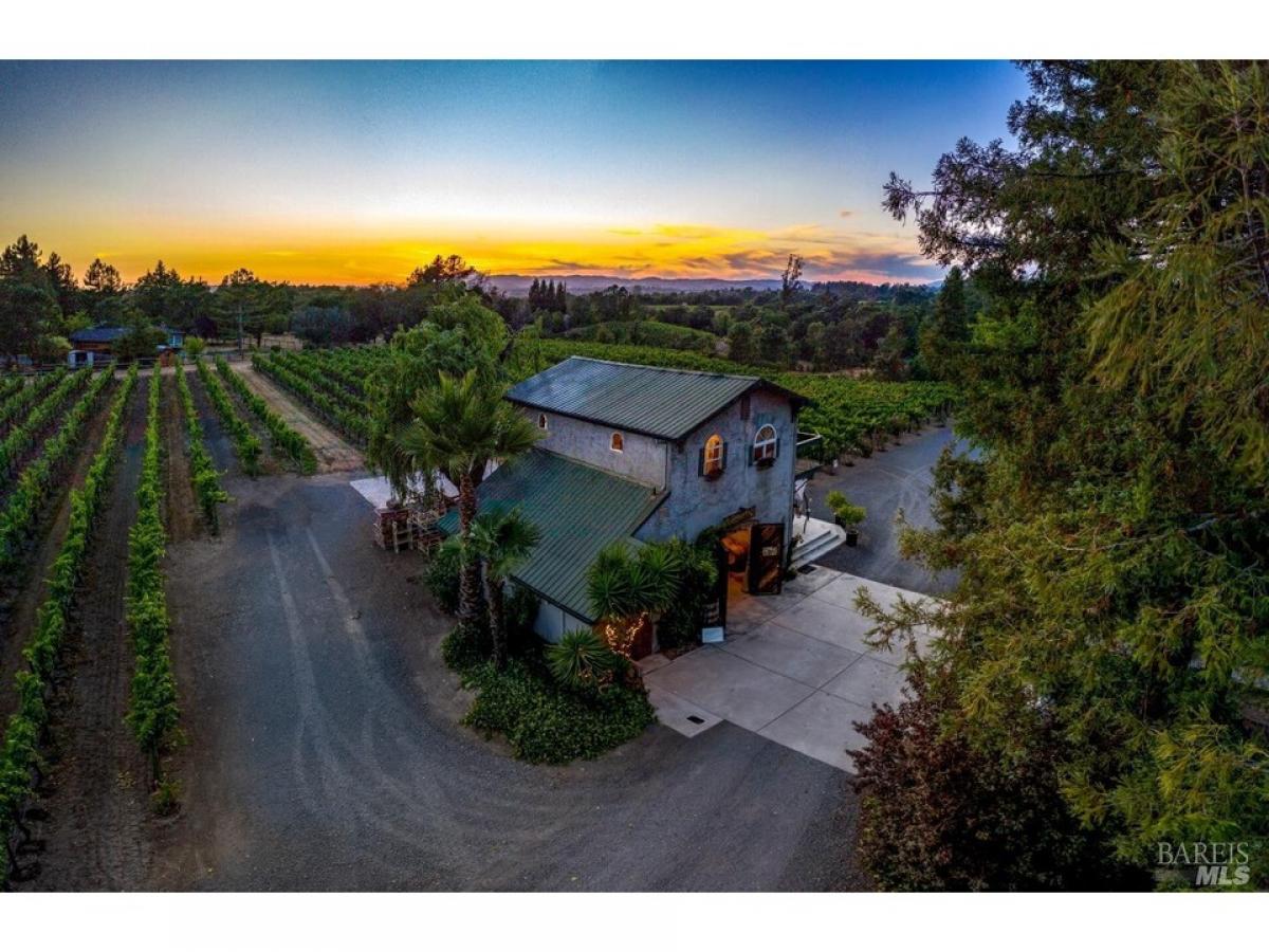 Picture of Home For Sale in Santa Rosa, California, United States