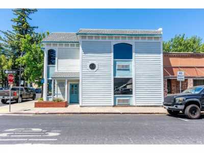 Commercial Building For Sale in Ukiah, California