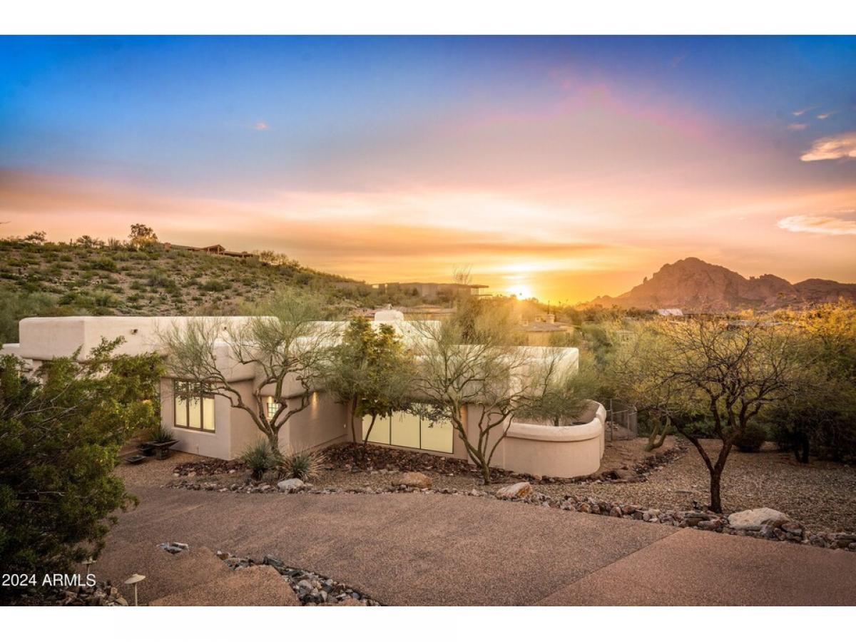 Picture of Home For Sale in Paradise Valley, Arizona, United States