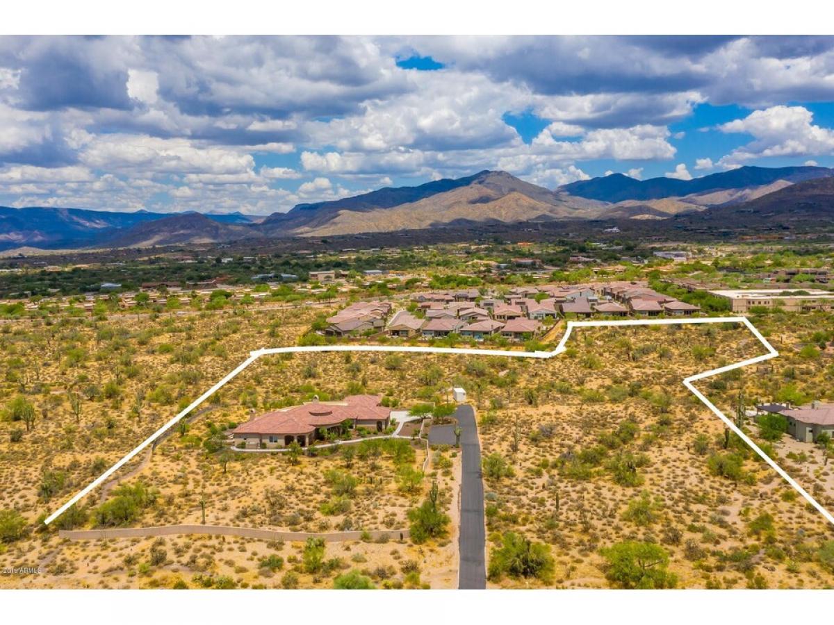 Picture of Home For Sale in Carefree, Arizona, United States