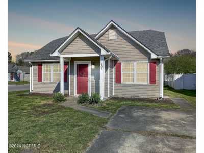 Home For Sale in Elizabeth City, North Carolina