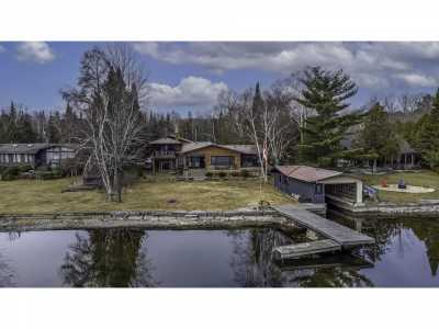 Mobile Home For Sale in Lakefield, Canada