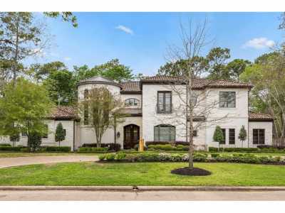 Home For Sale in Hunters Creek Village, Texas