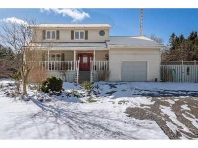 Home For Sale in Bloomfield, Canada