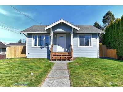 Home For Sale in Everett, Washington