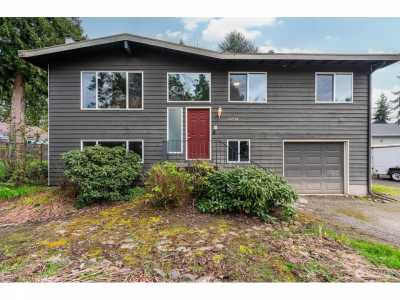 Home For Sale in Shoreline, Washington