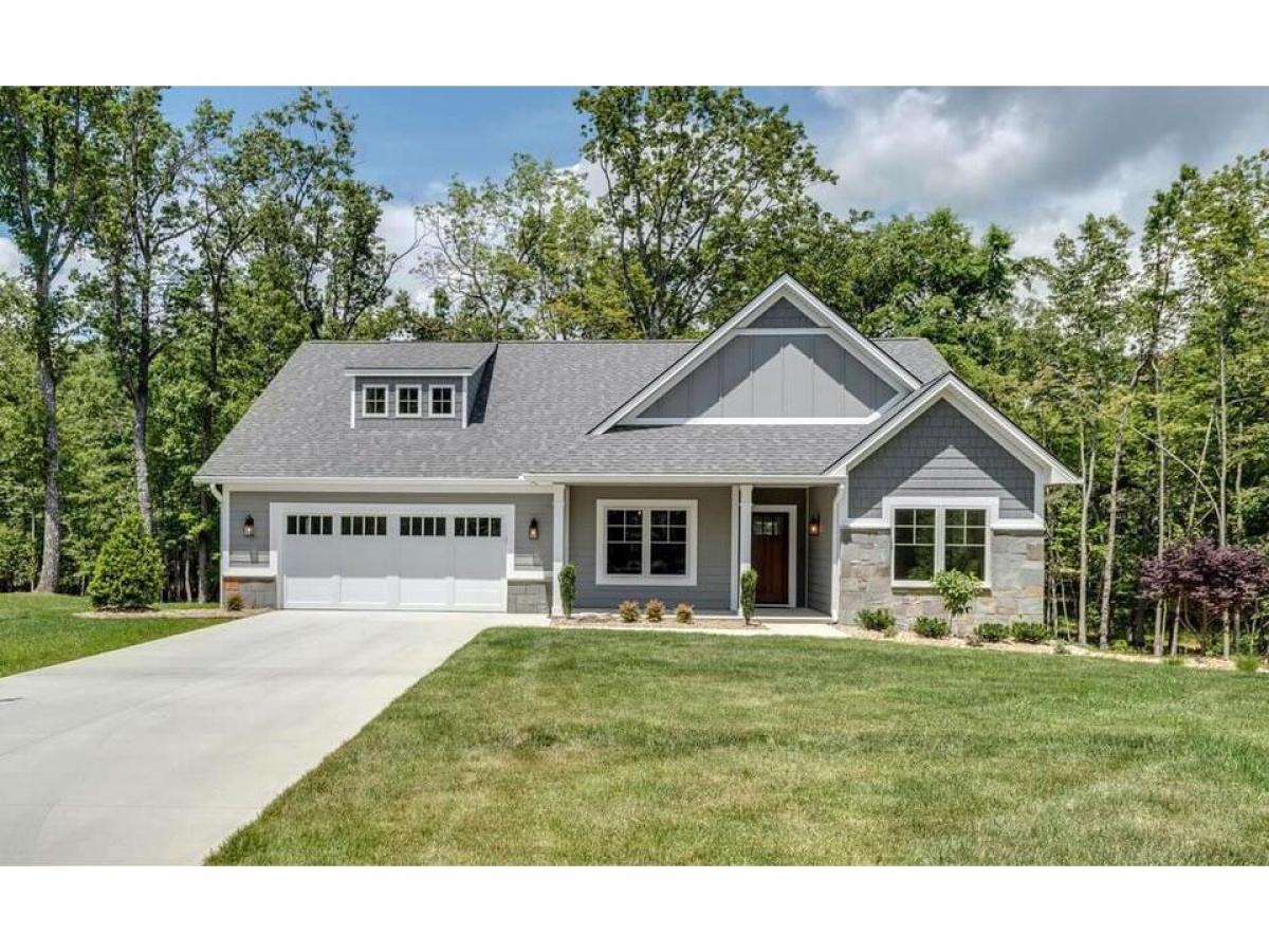 Picture of Home For Sale in Fairfield Glade, Tennessee, United States