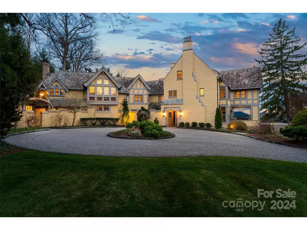 Picture of Home For Sale in Asheville, North Carolina, United States