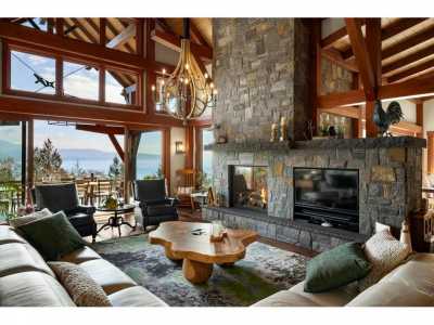 Home For Sale in Bowen Island, Canada