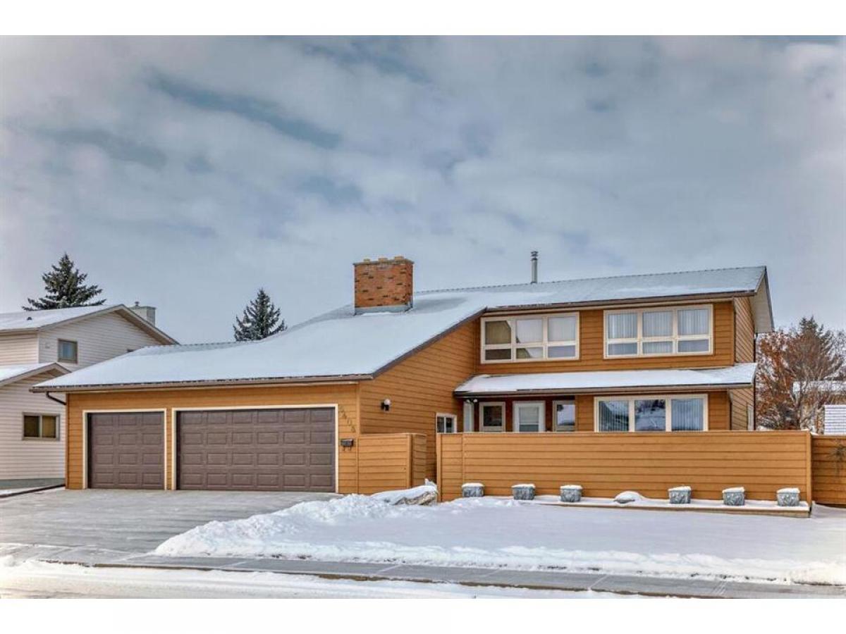 Picture of Home For Sale in Ponoka, Alberta, Canada