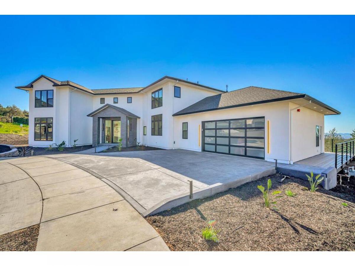 Picture of Home For Sale in Santa Rosa, California, United States