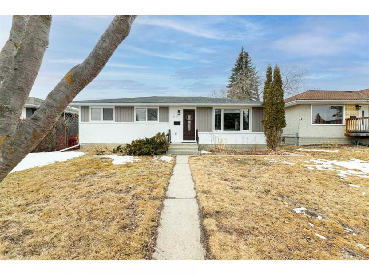Picture of Home For Sale in Red Deer, Alberta, Canada