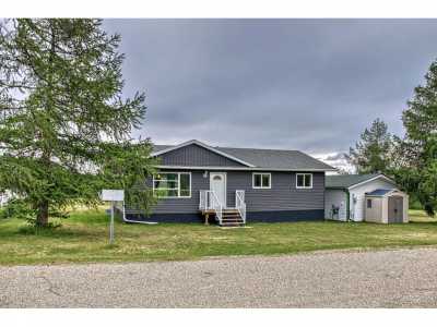 Home For Sale in Rural Ponoka County, Canada