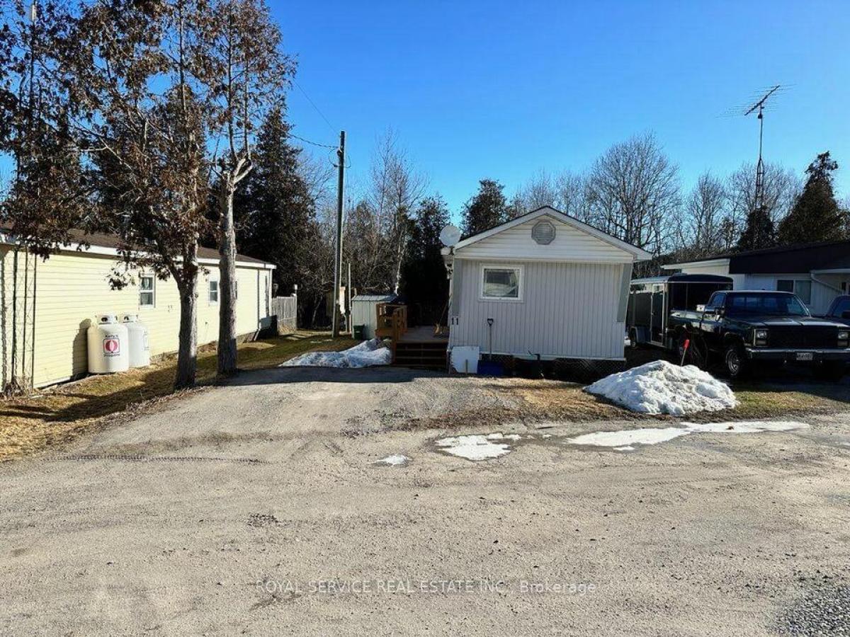Picture of Mobile Home For Sale in Cavan, Ontario, Canada