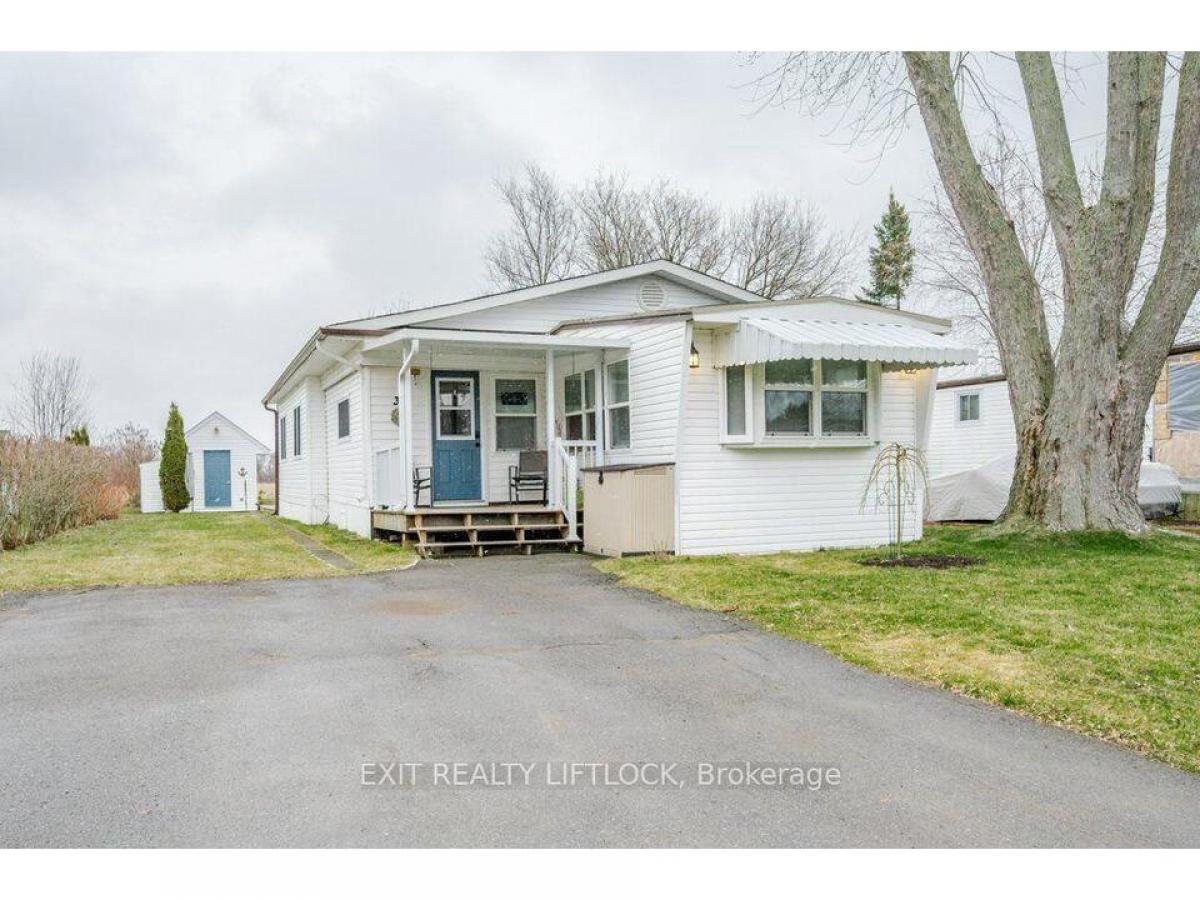 Picture of Mobile Home For Sale in Cobourg, Ontario, Canada