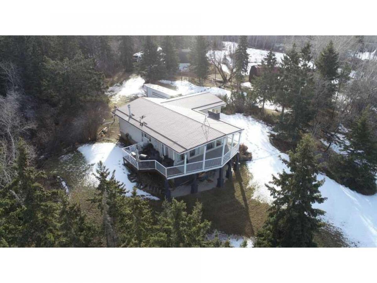 Picture of Home For Sale in Rural Ponoka County, Alberta, Canada