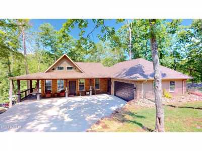 Home For Sale in Ten Mile, Tennessee