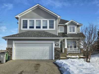 Home For Sale in Beaumont, Canada