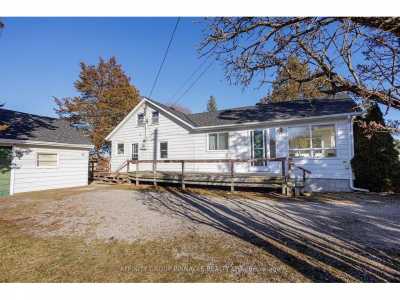 Home For Sale in Bobcaygeon, Canada