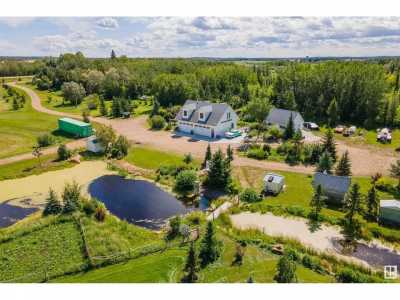 Home For Sale in Beaumont, Canada