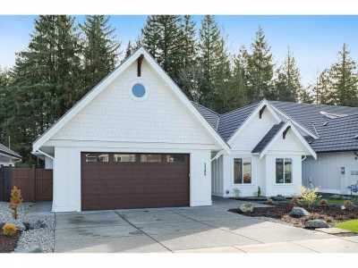 Home For Sale in Courtenay, Canada