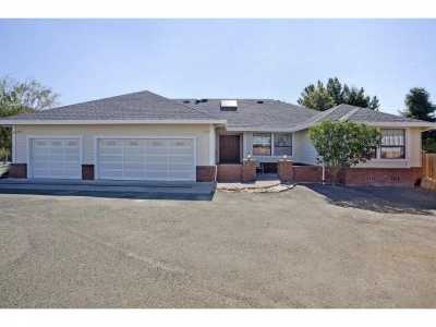 Home For Sale in Penngrove, California