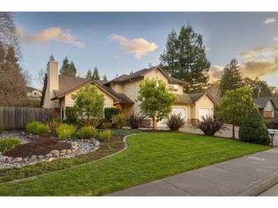 Home For Sale in Cotati, California