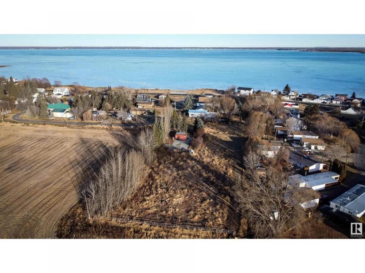 Picture of Residential Land For Sale in Alberta Beach, Alberta, Canada