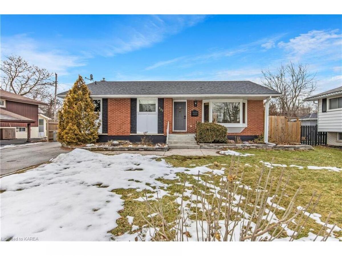 Picture of Home For Sale in Napanee, Ontario, Canada