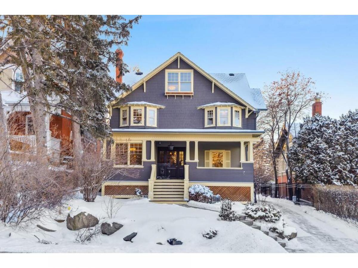 Picture of Home For Sale in Calgary, Alberta, Canada